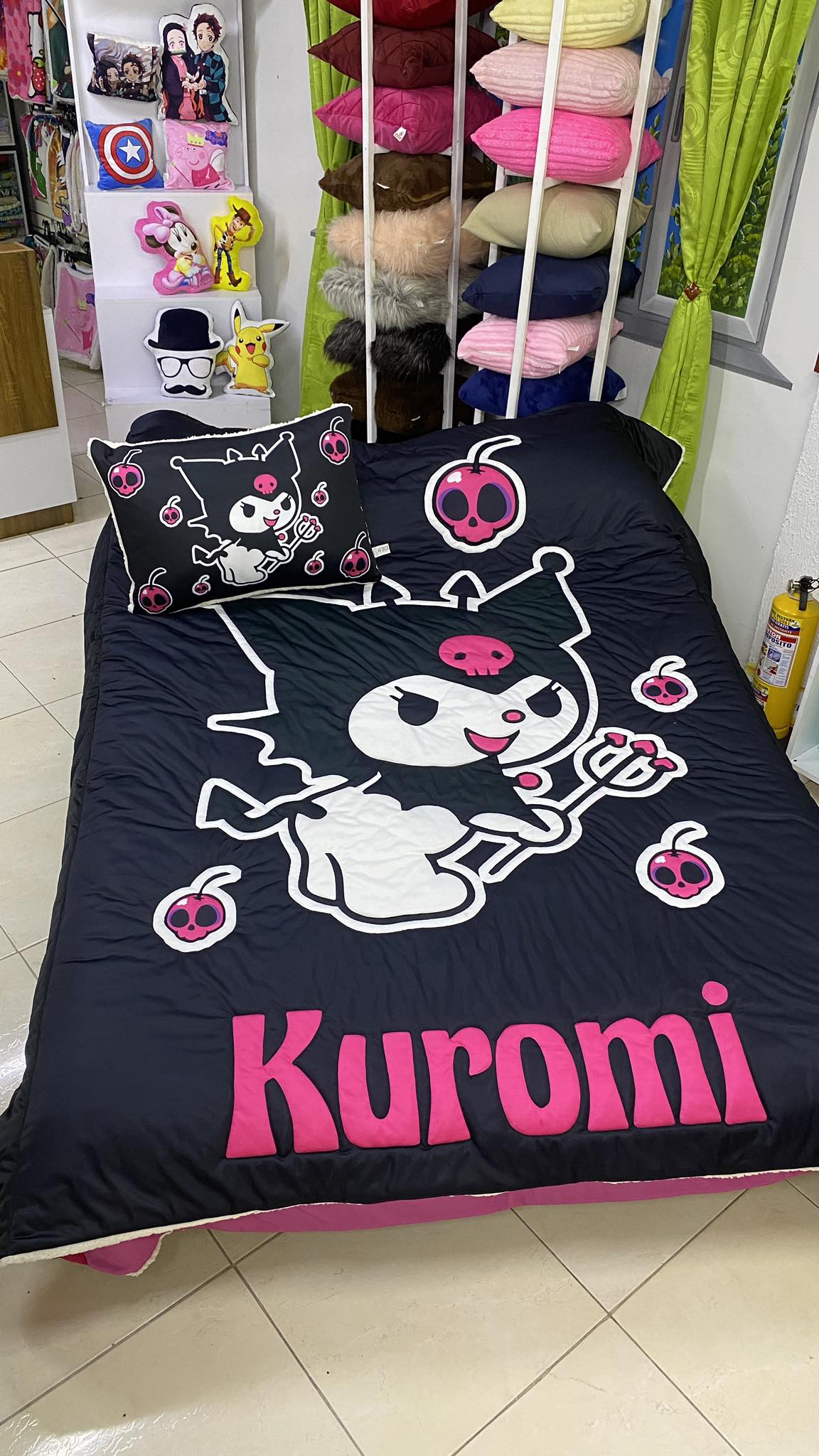 EDREDON KUROMI NEGRO